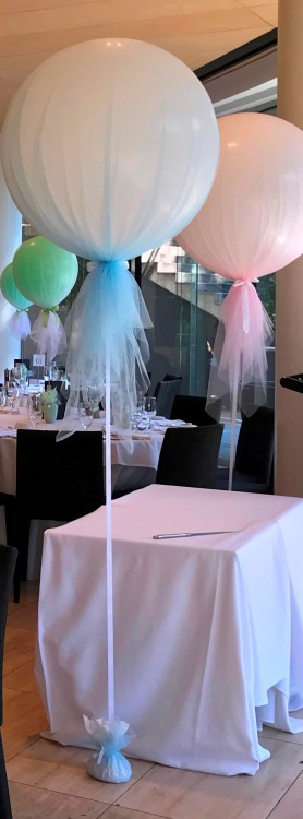 balloon centrepiece