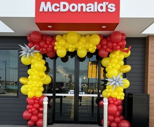 corporate event balloon arch