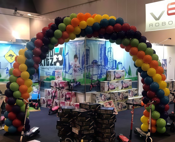 corporate event balloon arch