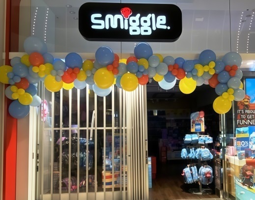 corporate event balloon garland