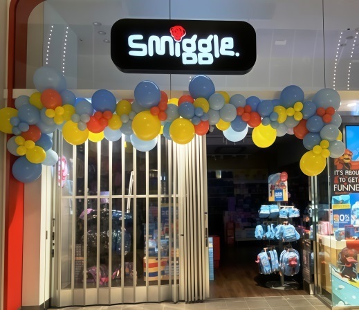 corporate event balloon garland